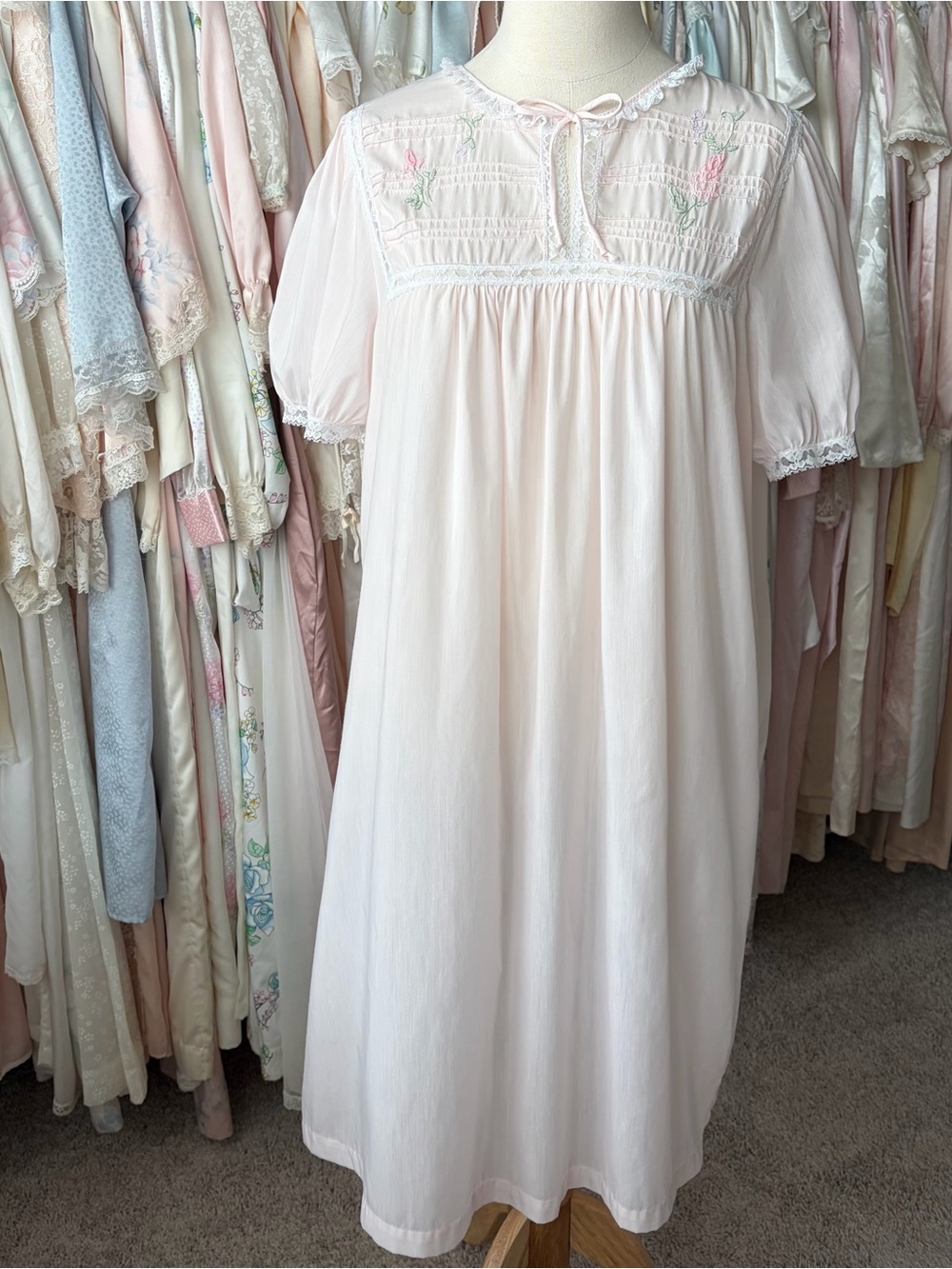 vintage barbizon light pink embroidered  babydoll dress nightgown lace trim